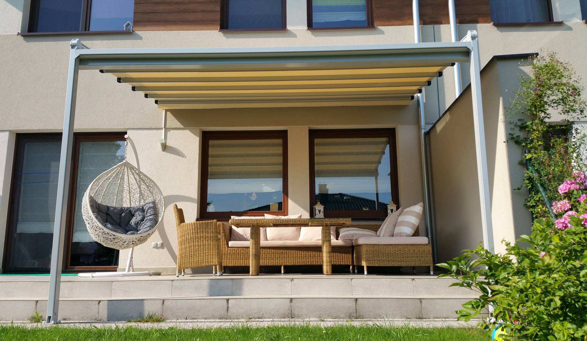 Pergola dopasowana do architektury Warszawy